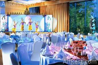 Royal Orchid Sheraton Hotel 25